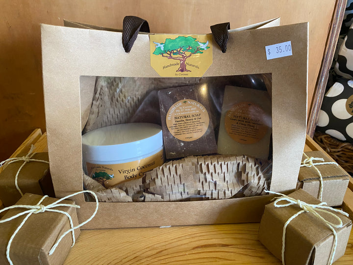 Handmade Naturals Christmas $35 Gift Packs