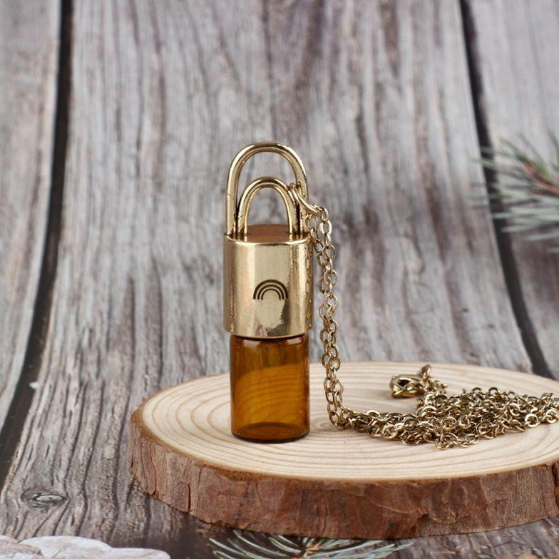Essential Oil Rollerball Necklace From Earths Tribe
